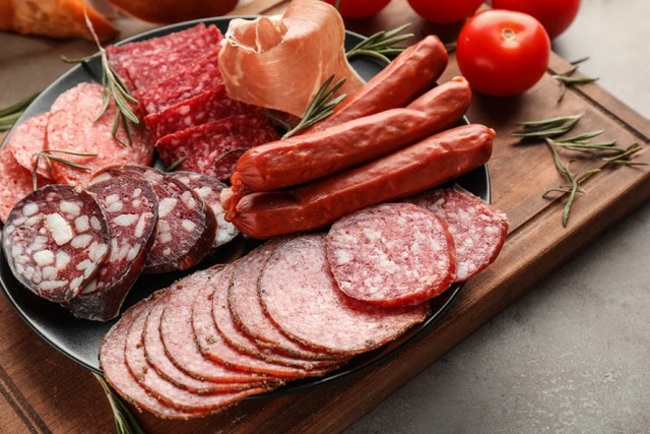 các loại thịt chế biến sẵn là nguồn cholesterol xấu dồi dào